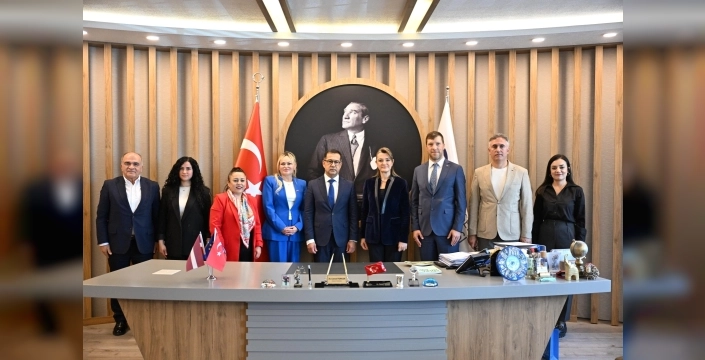 Letonya Büyükelçisi, Antalya Büyükşehir Belediyesi'ni ziyaret etti