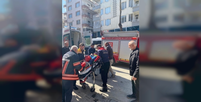 Malatya'da asansör boşluğuna düşen işçi hastaneye kaldırıldı