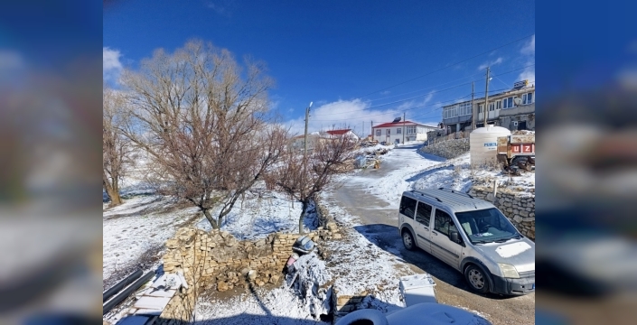 Malatya'da kar yağışı ilçeyi beyaza bürüdü