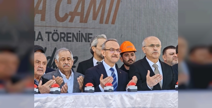 Malatya Şehir Mezarlığı'nda depremde yıkılan cami için umutlu temel atma töreni