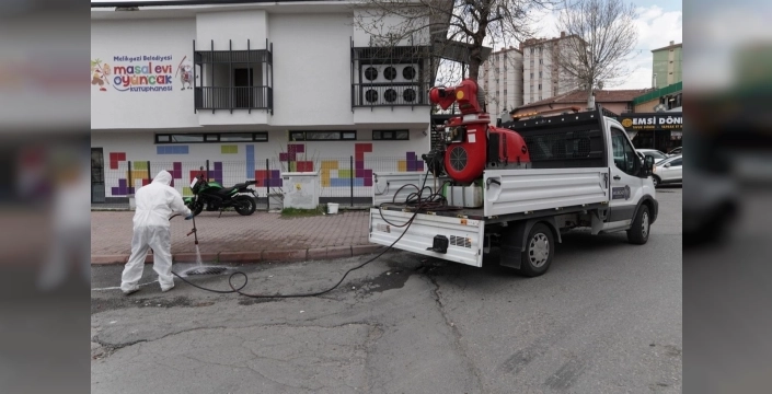 Melikgazi'de haşeresiz bir yaz için hummalı ilaçlama çalışması başladı