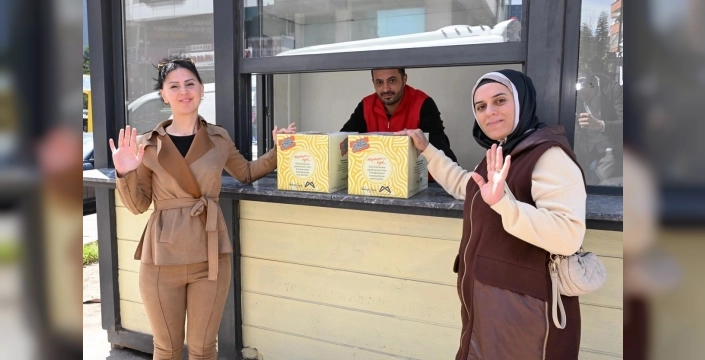 Mersin Büyükşehir, fenilketonüri hastalarına gıda desteği sunuyor