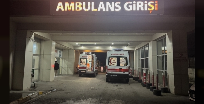 Muş'ta ambulans devrildi: 5 yaralı, durum ağır