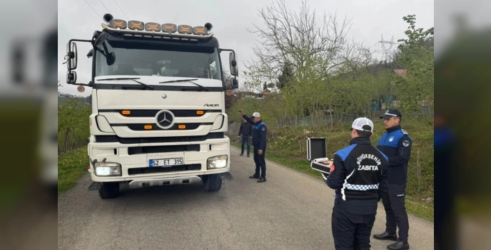 Ordu'da ağır tonajlı araçlara sıkı denetim yapılıyor