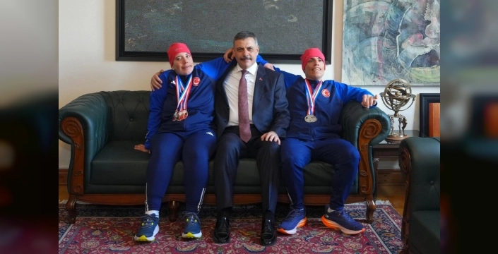 Otizmli sporcularımızdan dünya şampiyonası zaferi, Bakan Çiftçi'den kutlama mesajı