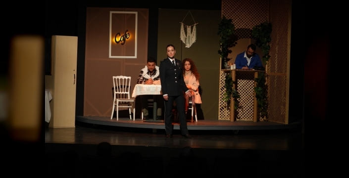 Polislerden Uyuşturucuya Karşı Sanatsal Darbe: Tiyatro Oyunuyla Gençleri Bilinçlendiriyorlar