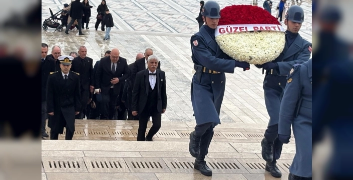 Roman vatandaşları, ATA'nın huzurunda saygı duruşunda bulundu