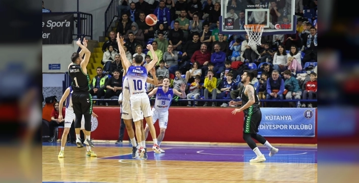 Sakarya Büyükşehir Basketbol, tarihi zaferle 1. Lig'de!