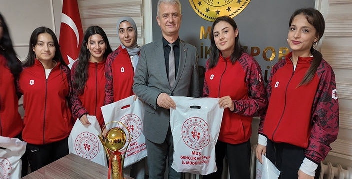 Şampiyon Takımdan İl Müdürü Kılıç’a Ziyaret