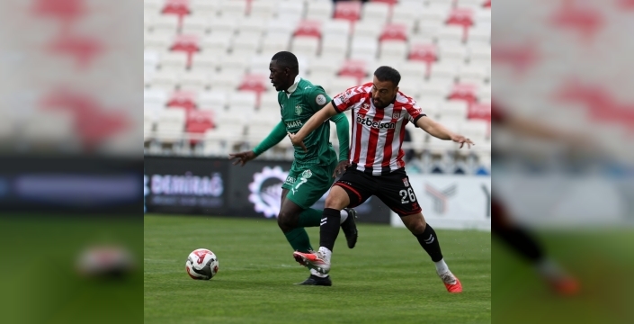 Sivasspor, Iğdır FK'yı 2-1 mağlup etti