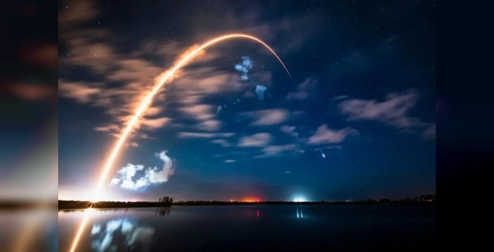 Starlink uydusundaki gizemli patlama, yörüngede parçalar bıraktı