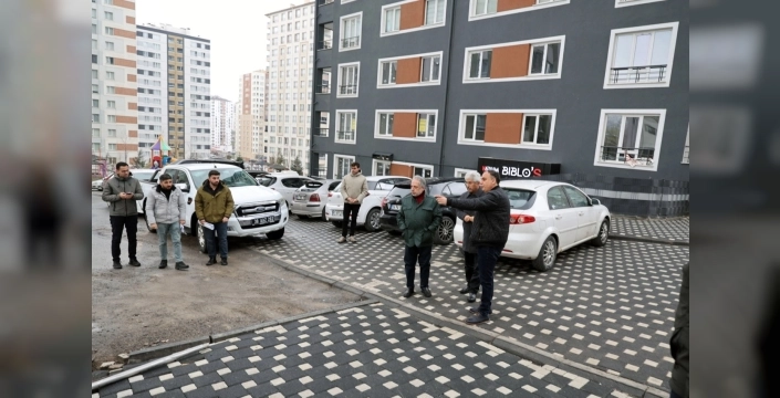 Talas'ta hafta sonu mesaisi: Başkan Yalçın otopark alanlarını inceliyor