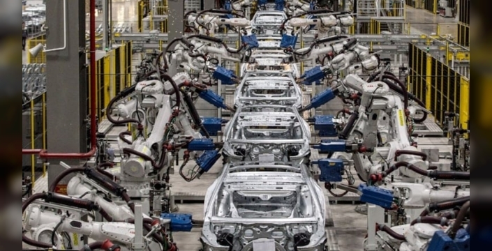 Toyota, Çinli rakiplerle başa çıkmak için kalite standartlarını esnetiyor