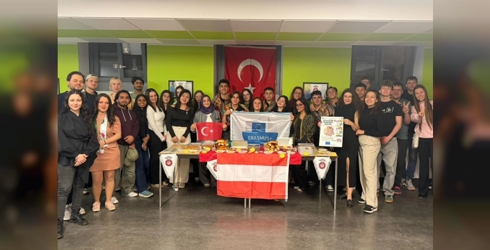 Viyana'da Yıldırım Ticaret Lisesi'nden muhteşem kültür gecesi