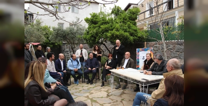 Yapay zeka, Urla'da yaratıcılıkla buluştu: Yeni medya ve sinemanın geleceği tartışıldı