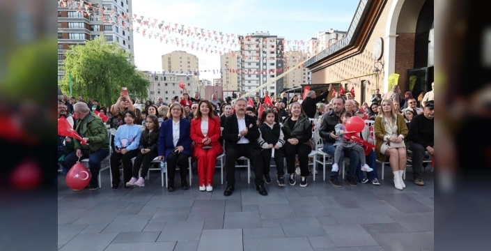 19 Mayıs coşkusu Çarşı Melikgazi'de yankılandı