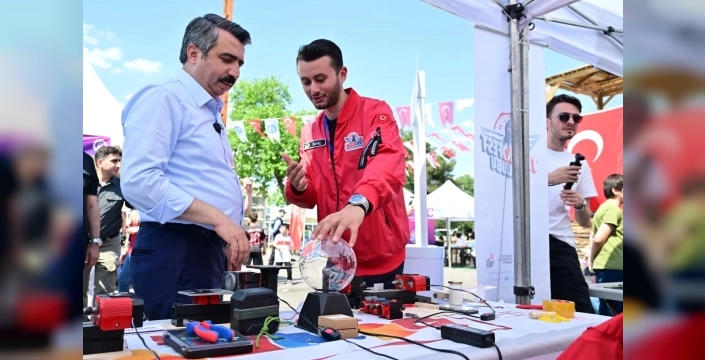 19 Mayıs ruhu teknolojiyle buluştu: Yıldırım'da gençlik festivali coşkusu