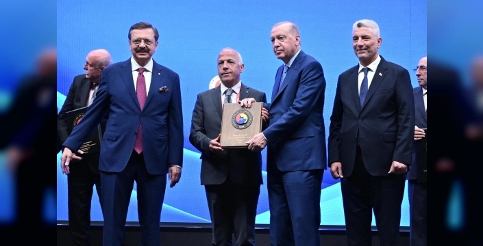 Artvin Ticaret Borsası Başkanı Akyürek'e TOBB'dan onurlandırma