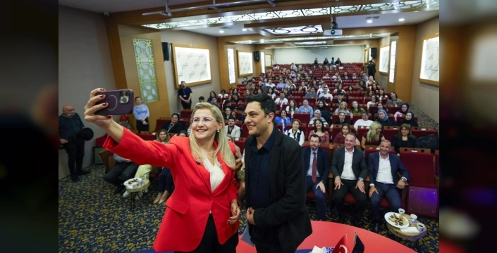 Bakırköy Belediye Başkanı Ovalıoğlu, üniversite öğrencileriyle buluştu: Gelecek vizyonunu paylaştı
