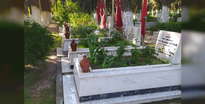 Bayram telaşı mezarlıklara da ulaştı: Manisa'da seferberlik!