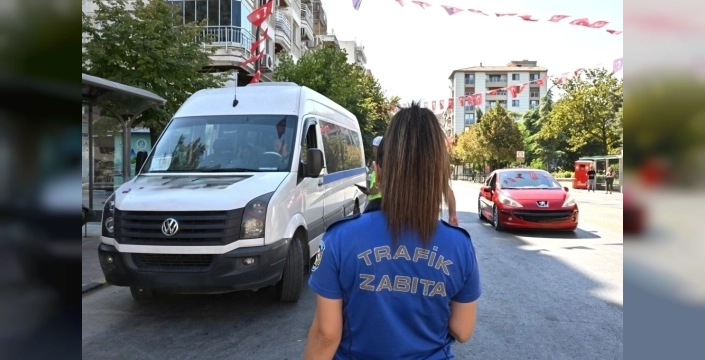 Bayramda Manisa sokaklarında belediye seferberliği