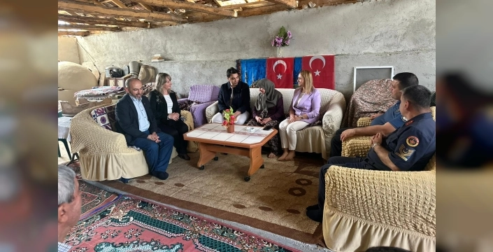 Bayramda unutulmadı: Şehit annesi Refiye Çakır yalnız bırakılmadı