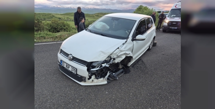 Bingöl'de trafik faciası: 8 kişi can pazarı yaşadı