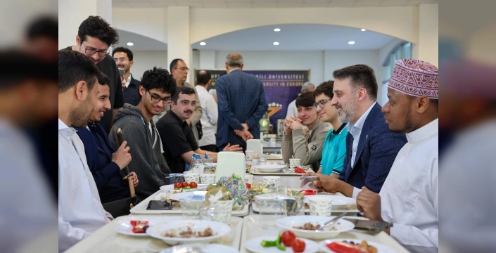 Bursa'da Başkan Vekili Biba, öğrencilerle bayram kahvaltısında buluştu