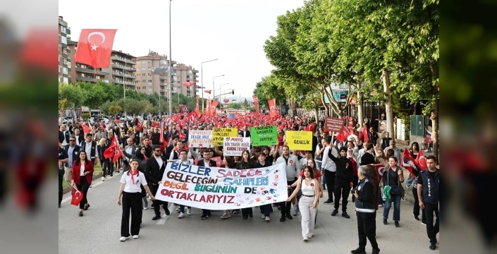 Bursa Nilüfer’de binler, Cumhuriyet coşkusunu sokaklarda yaşadı