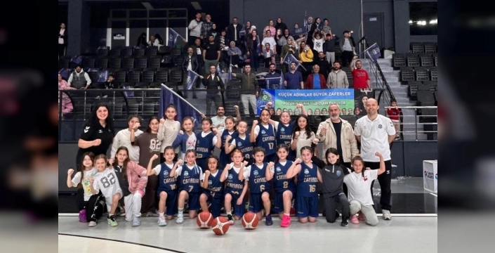 Çayırova'nın minik basketbolcuları, şampiyonluk sevinci yaşıyor