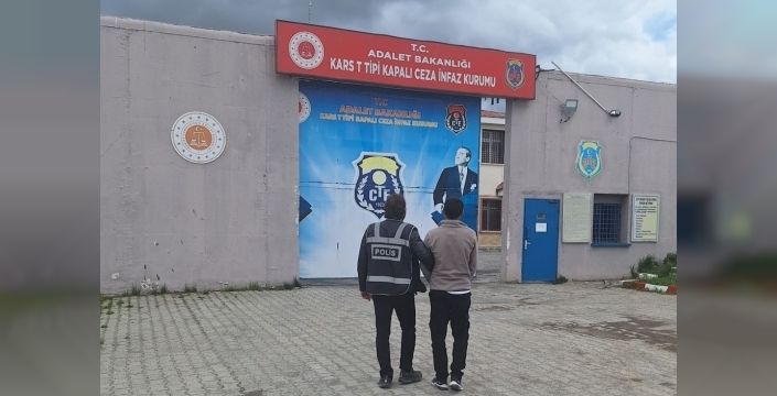 Dolandırıcılık sabıkalısı firari hükümlü Kars'ta kıskıvrak yakalandı!