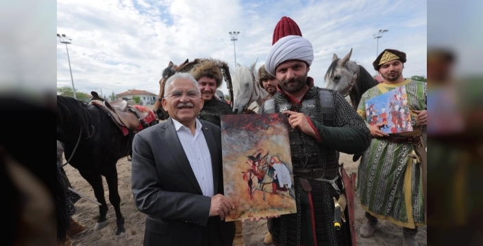 Erciyes’in gölgesinde atlı spor gösterisi büyük ilgi gördü