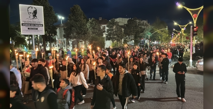 Erzincan'da 19 Mayıs coşkusu: Meşaleli yürüyüş ve milli film gösterimiyle doruklara ulaştı