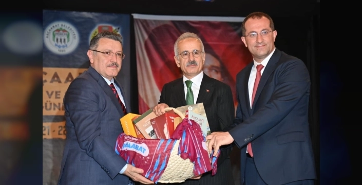 Gençlere 'Oku' çağrısı: Değerlere sahip çıkıp bu topraklara ilelebet sahip çıkacağız