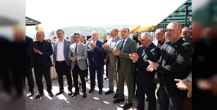 Geyve'de yeni sosyal alan: Nehir Cafe hizmete girdi