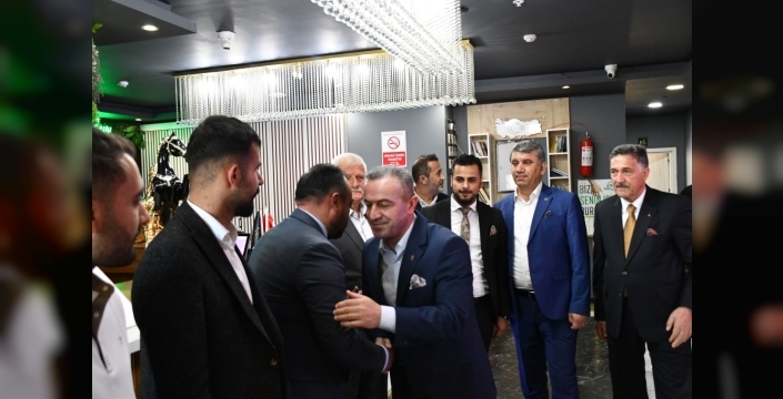 Hakkari'de bayramlaşma coşkusu: AK Parti'den birlik mesajı