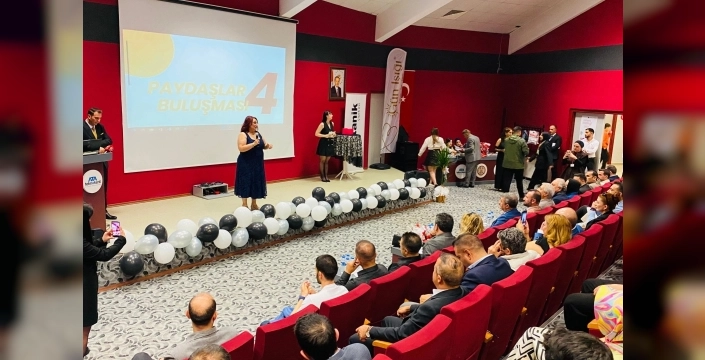 İletişim öğrencileri, sektörün nabzını tuttu: Kampüs dışı başarı öyküleri