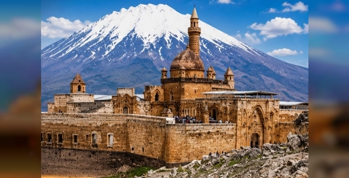 İshak Paşa Sarayı bayramda ziyaretçi akınına uğradı, Doğubayazıt turizmde parladı