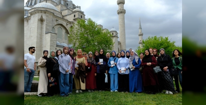 İstanbul'da kitap ve kültür dolu bir gezi deneyimi