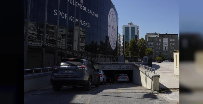 İzmir'de elektrikli araçlara yarı fiyatına otopark hizmeti