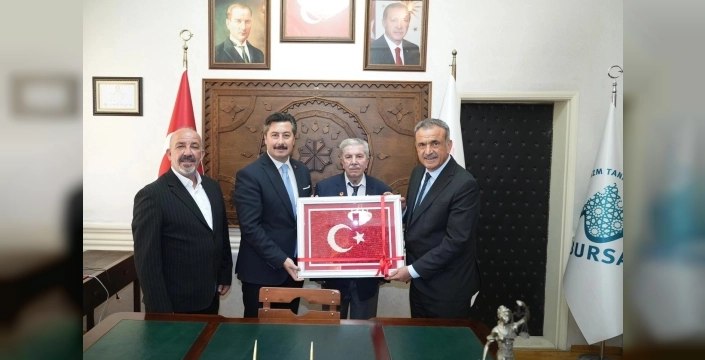 Kıbrıs gazisi babası, KKTC’li mevkidaşıyla buluştu: Duygusal anlar yaşandı