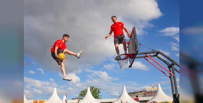 Kocaeli'de EnFest'te akrobatik basketbol heyecanı