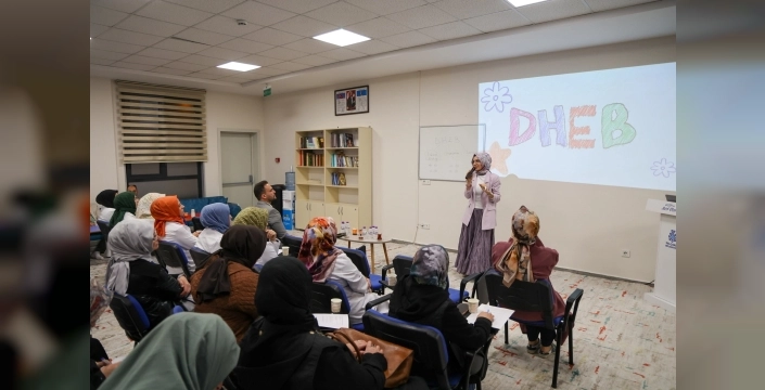 Konya'da ailelere DEHB konulu eğitim semineri verildi