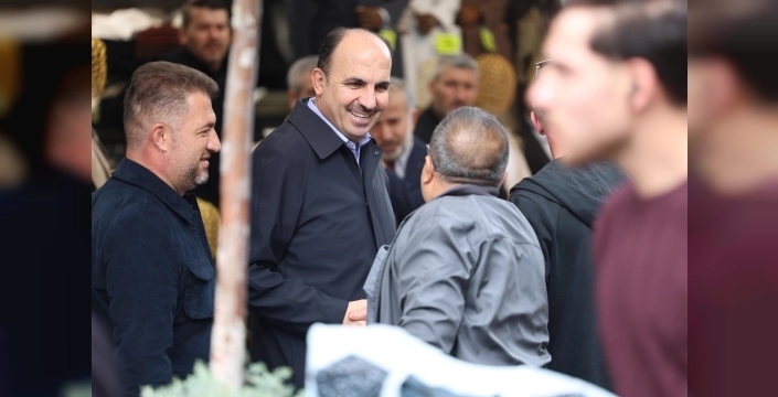 Konya'da Başkan Altay esnafla bayram coşkusunu paylaştı
