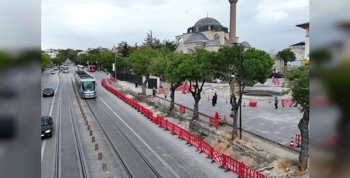 Konya'da Mevlana Caddesi'nde kapsamlı çevre düzenlemesi başladı