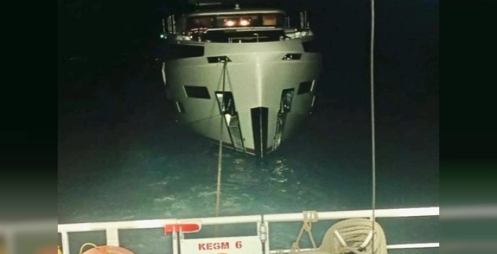 Lapseki açıklarında arızalanan teknedeki 4 kişi güvenle kurtarıldı