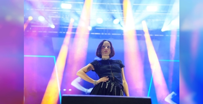 Manisa'da gençlik festivali coşkuyla başladı: Zeynep Bastık sahne aldı