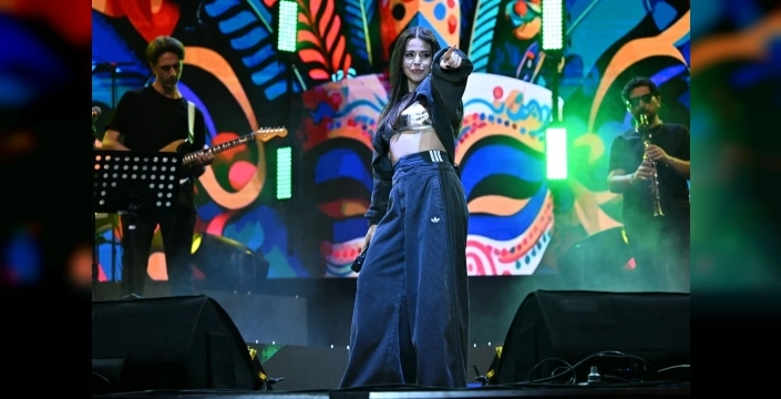 Manisa'da gençlik festivalinde Simge ile coşku dorukta