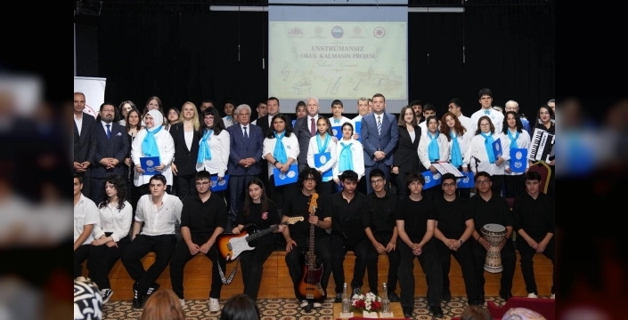 Müzik, İstanbul'daki okulları sarıyor: 'Enstrümansız Okul Kalmasın' projesi büyüyor