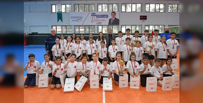 Osmangazi Belediyespor, badmintonda tarihi zaferler elde etti